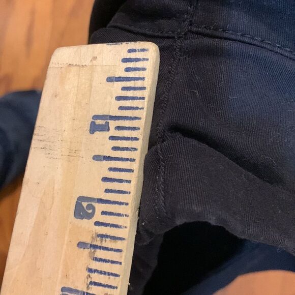 So Size 3 black cuffed short shorts.  Front Operable pockets/back faux pockets - Picture 3 of 7